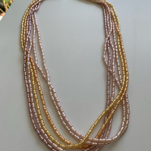 Elegant Gold and Pink Creamy Faux Freshwater Pearl Beaded Necklace - Picture 4 of 6